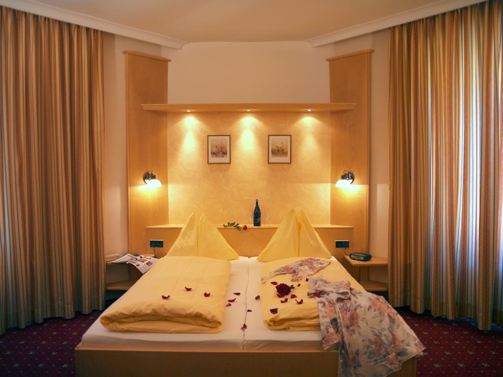 Hotel Goldener Brunnen Klagenfurt am Woerthersee Habitación foto