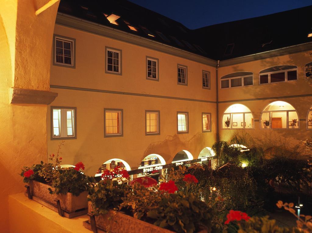 Hotel Goldener Brunnen Klagenfurt am Woerthersee Exterior foto