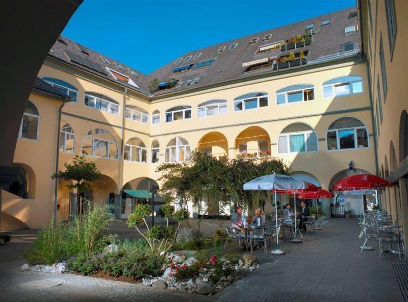 Hotel Goldener Brunnen Klagenfurt am Woerthersee Exterior foto
